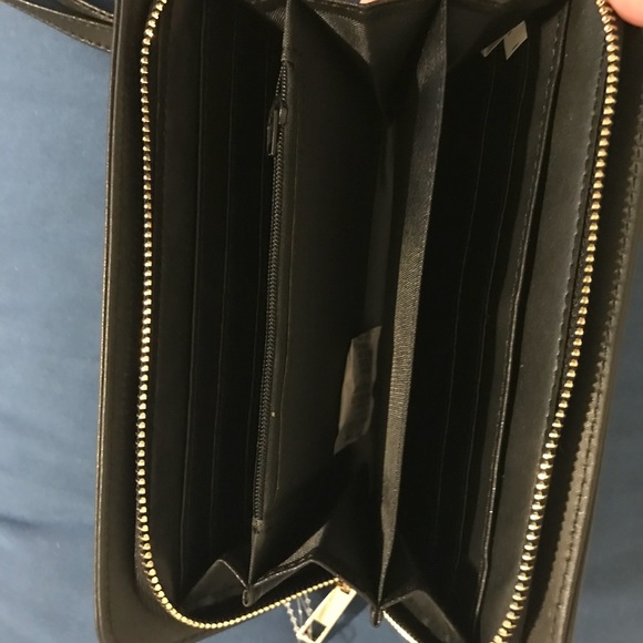 Super cute studded clutch - Picture 3 of 3